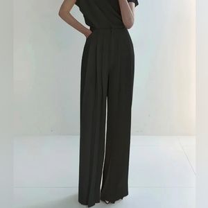 Urban Solid Color Plets High Waisted Wide Leg Pants New - Size M